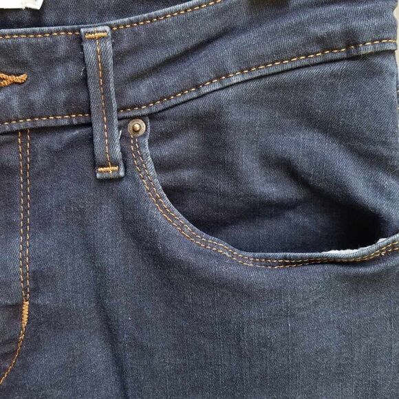 Levis Classic Mid Rise Skinny Jeans Size 30 - Picture 9 of 12